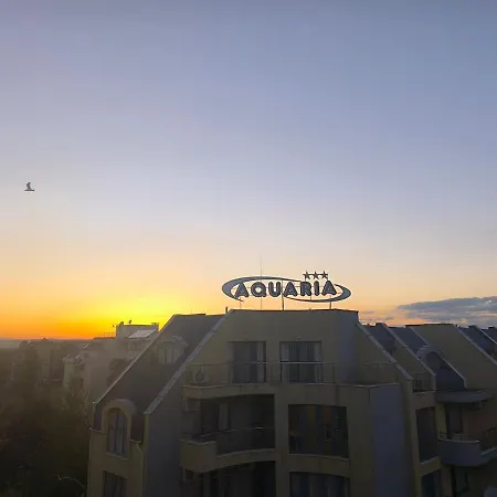 Apartment Golden Hermes, Z Basenem
